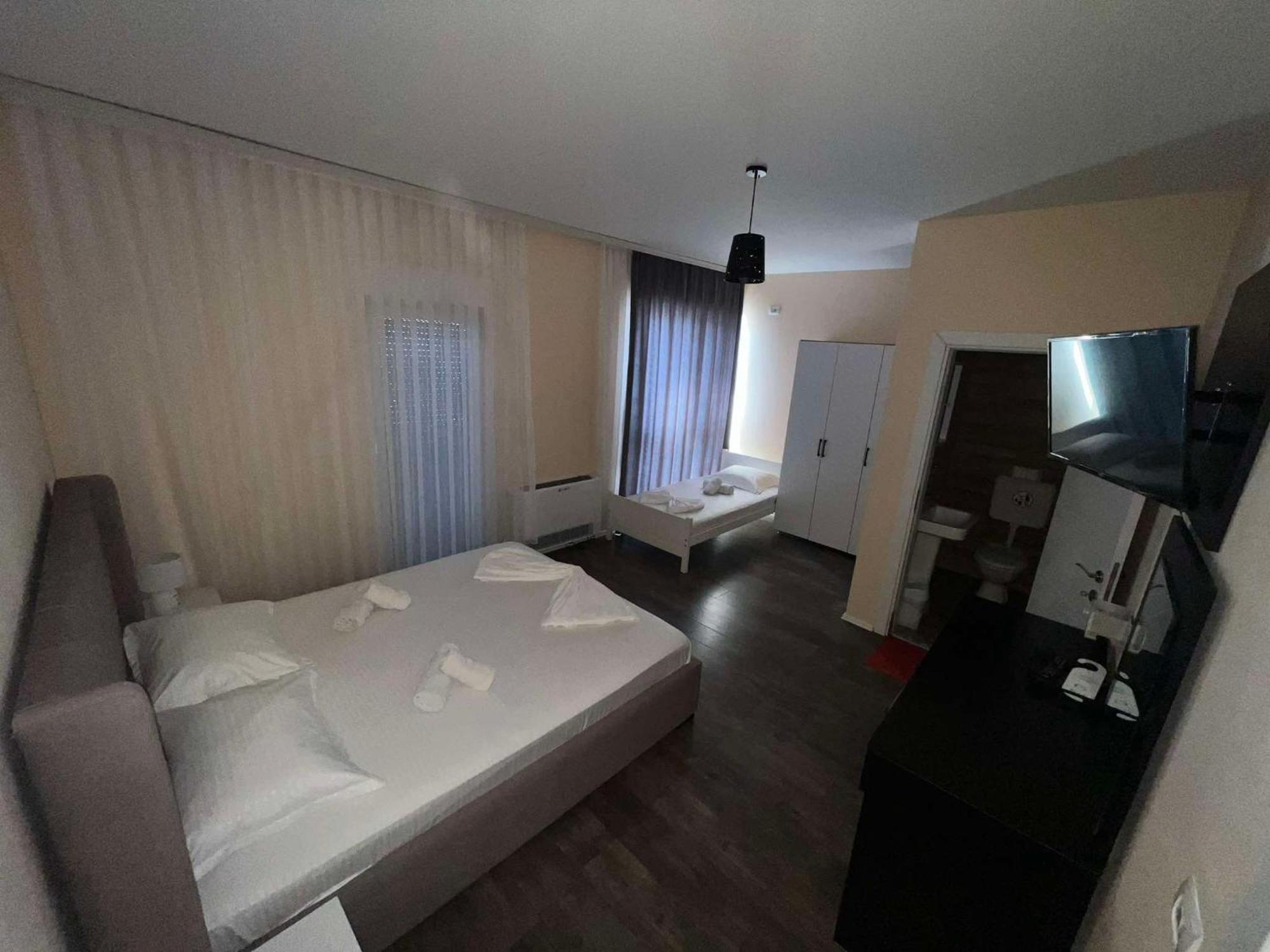 Hotel Frida Gjakova Exterior foto